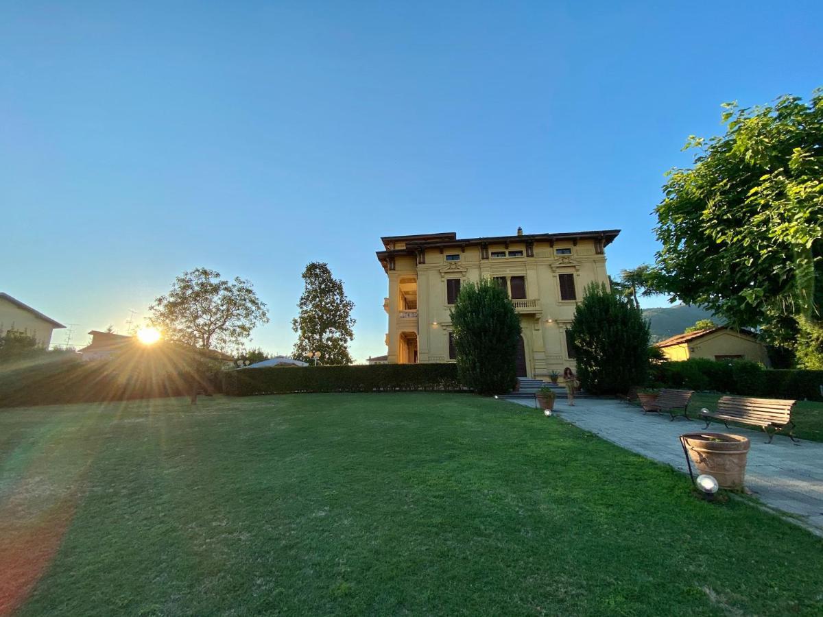 Villa Moorings Barga Eksteriør bilde